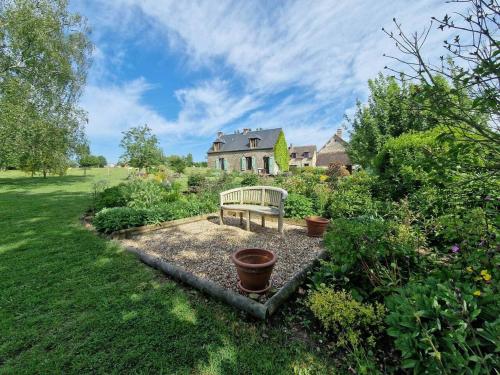 Balkons/terase, Escapade nature, 2 maisons de charme pour 6 in Moulins-la-Marche
