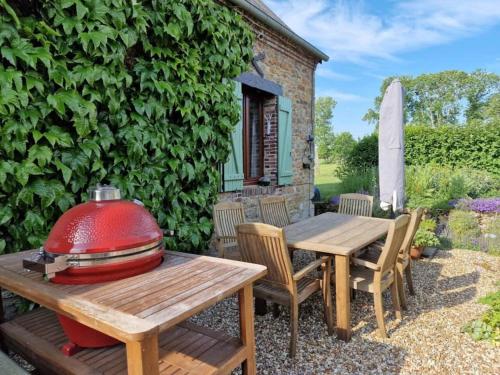 Escapade nature, 2 maisons de charme pour 6 in Moulins-la-Marche