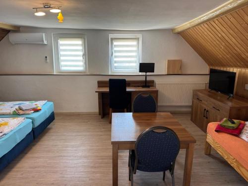 Monteurwohnung Memleben Lützower 12 (Monteurwohnung Memleben Lutzower 12) in Kaiserpfalz