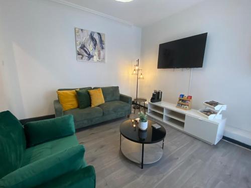 Wadham Suites, Liverpool (photo 9)