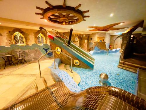 . Spa Hotel Podlesí - Walldorf a Pohádková vesnička