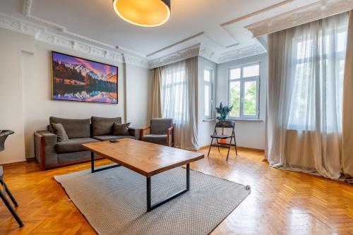 Spacious 3-Bedroom Central Apartment, Stambuł