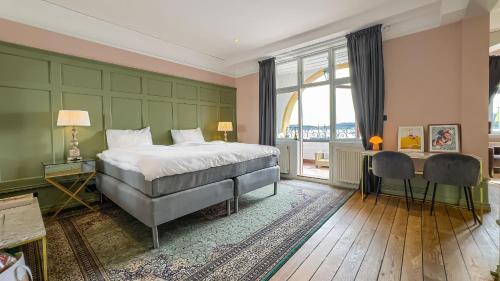 Waxholms Hotell near Josefin