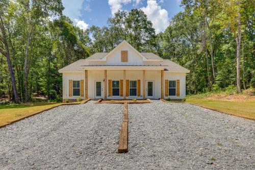 Close to Sports Complex Modern Millbrook Duplex! in Fays