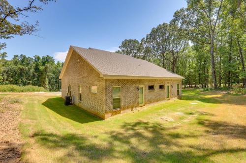 Close to Sports Complex Modern Millbrook Duplex! in Fays