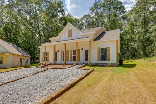 Close to Sports Complex Modern Millbrook Duplex! in Fays