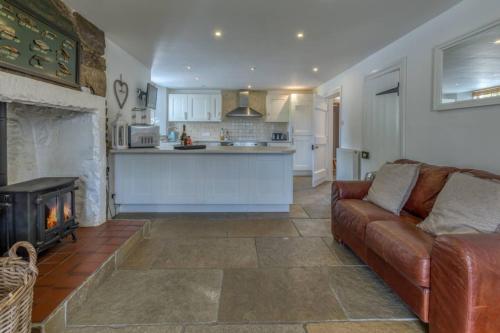 Loch Tay, Estate House with Panoramic Vistas in Ардеонег