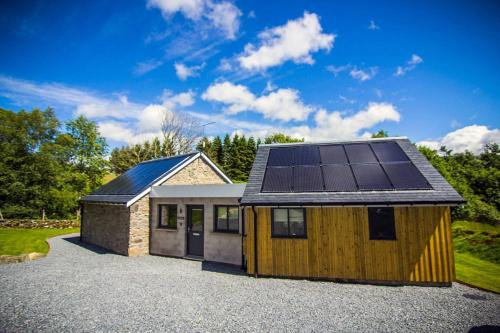 Wishing Well Cottage at Loch Tay and Hot Tub in Ардеонег