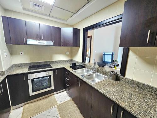 Amazing 1BR High-floor View near Marina Walk, Dubaj (zdjęcie 8)
