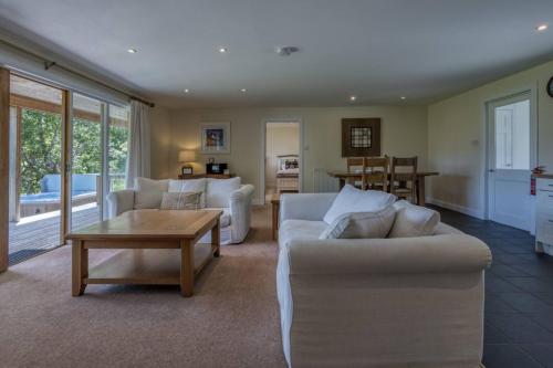 Ben Lawers Rest Cabin - Hot Tub and Loch Tay Vistas in Ардеонег