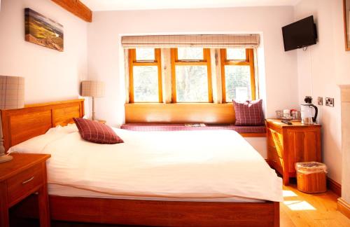 The Rooms at the Nook, Холмфирт