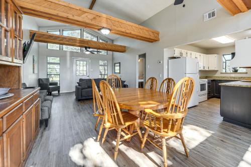 Canyon Lake House with Porch, Views and Private Gazebo in Canyon Lake, USA