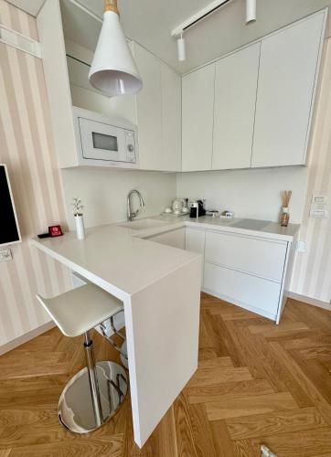 Seven Luxury Suites, Тирана (фото 9)