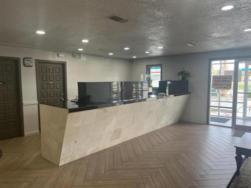 Motel 6 New Boston, TX - 로비