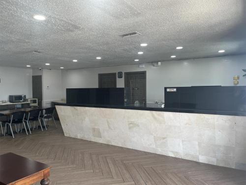Motel 6 New Boston, TX - 로비