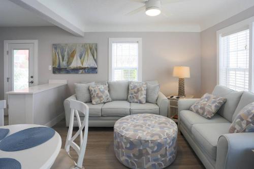 1 - Island Paradise Cottages - Sweet Jasmine in St Pete Beach, USA