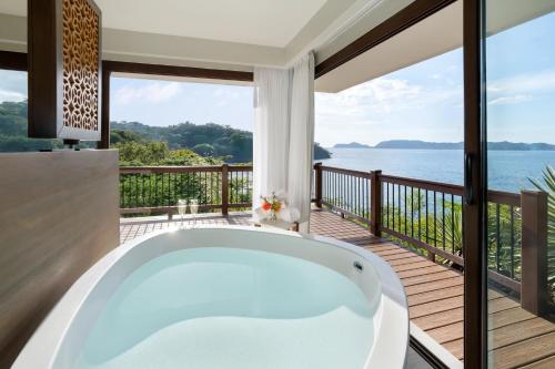 bain à remous, Secrets Papagayo Costa Rica - All Inclusive - Adults only in Panama