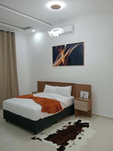 4 Bedrooms Solar Powered House in Chelston