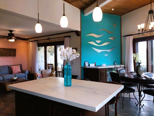 ห้องครัว, Playa Flamingo penthouse with pacific sunset views - Flamingo Rose Vista in ปลายา ฟลามิงโก