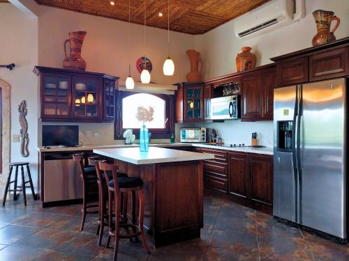 ห้องครัว, Playa Flamingo penthouse with pacific sunset views - Flamingo Rose Vista in ปลายา ฟลามิงโก
