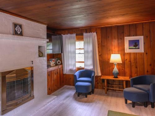 2 bedrooms, 3 beds