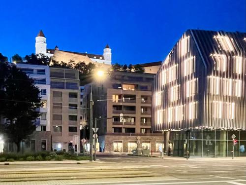 Romance Under the Castle, Bratislava