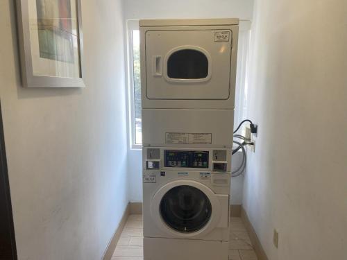 Comfort Inn - image 13