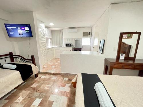 Farallon Inn – Cancun, TX