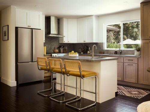 NEW Designer Hollywood Hills Hideaway by Universal, Los Angeles (photo 8)