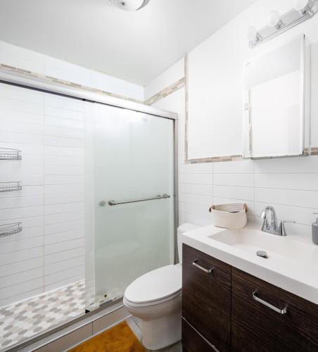 Spacious 3BR Retreat Near Times Square, New York (Foto 10)