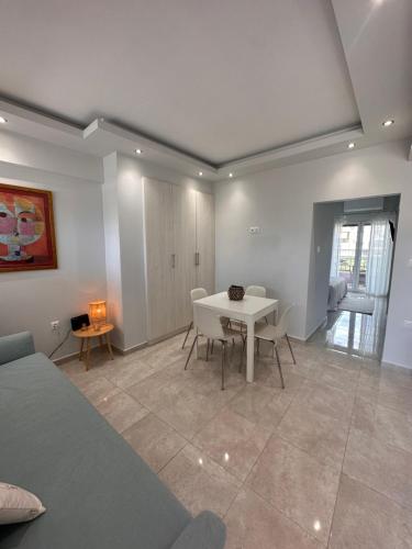 Zeppelin apartment, Loutraki (foto 11)