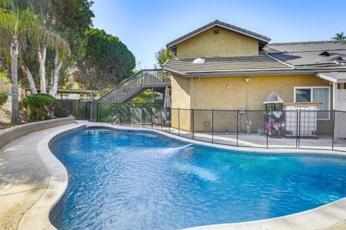 Pool Access and Private Deck Mtn-View Bonita Studio