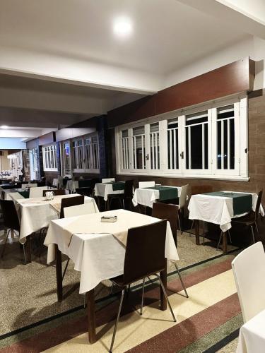 gedeelde lounge/tv-ruimte, Hotel Esmeralda in Piriapolis