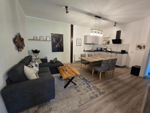 Neu renovierte, komplett ausgestattete Ferienwohnung mit 2 Schlafzimmern in Neu Gaarz
