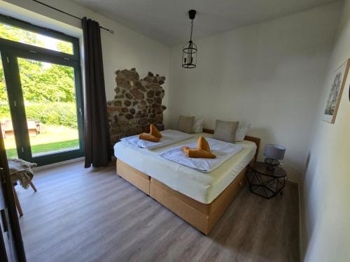 Neu renovierte, komplett ausgestattete Ferienwohnung mit 2 Schlafzimmern in Neu Gaarz