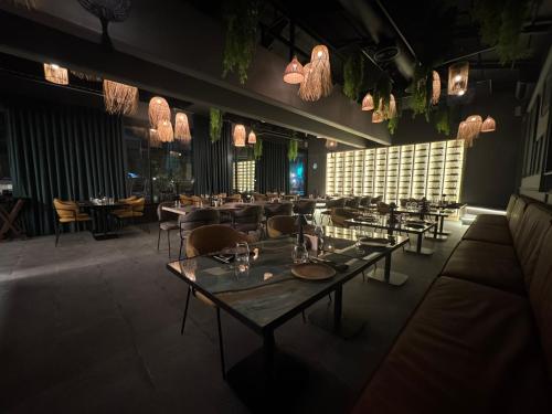 مطعم, Beverly Beach Hotel in جونيه