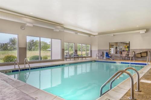 Best Western Plus Parkside Inn & Suites - image 6