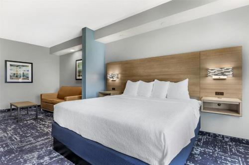 Best Western Plus Fort Worth Forest Hill Inn & Suites - image 3
