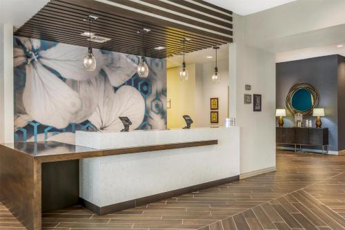 Best Western Plus Parkside Inn & Suites - image 12