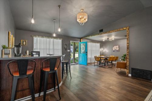 Oakside Retreat 35 guests-6 Units Unique in Myrtle Grove