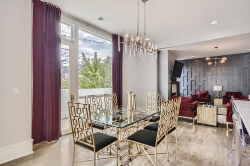 Fiddler's Flats - Sleeps 16 - Two Rooftops with view, Nashville (photo 9)