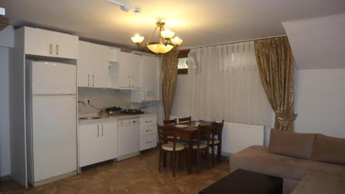 Blue Eye Suites - image 5