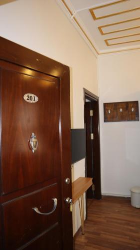 Blue Eye Suites - image 4