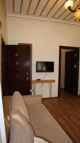 Blue Eye Suites - image 8