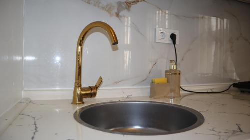Blue Eye Suites - image 6
