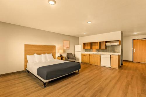 LivAway Suites Seattle- Renton in Renton (WA)
