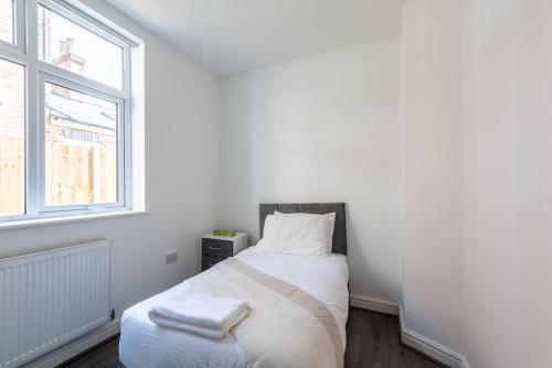 Sleek Luxe Room - Contractor and Holiday Stay, Coventry