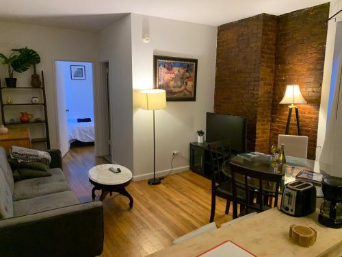 PRIME LOCATION 2 BEDROOMS APT UPPER EAST SIDe – khách sạn tại Upper East Side