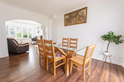 EEJs Grand 5 Bed Home- London, Greenwich, Londyn (zdjęcie 5)
