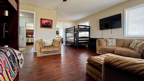 บริการและสิ่งอำนวยความสะดวก, Desert View Retreat - Sleeps 22, Game Garage, Near Skywalk & Lake Mead in เมดวิว(แอริโซนา)